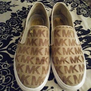 MK slip on